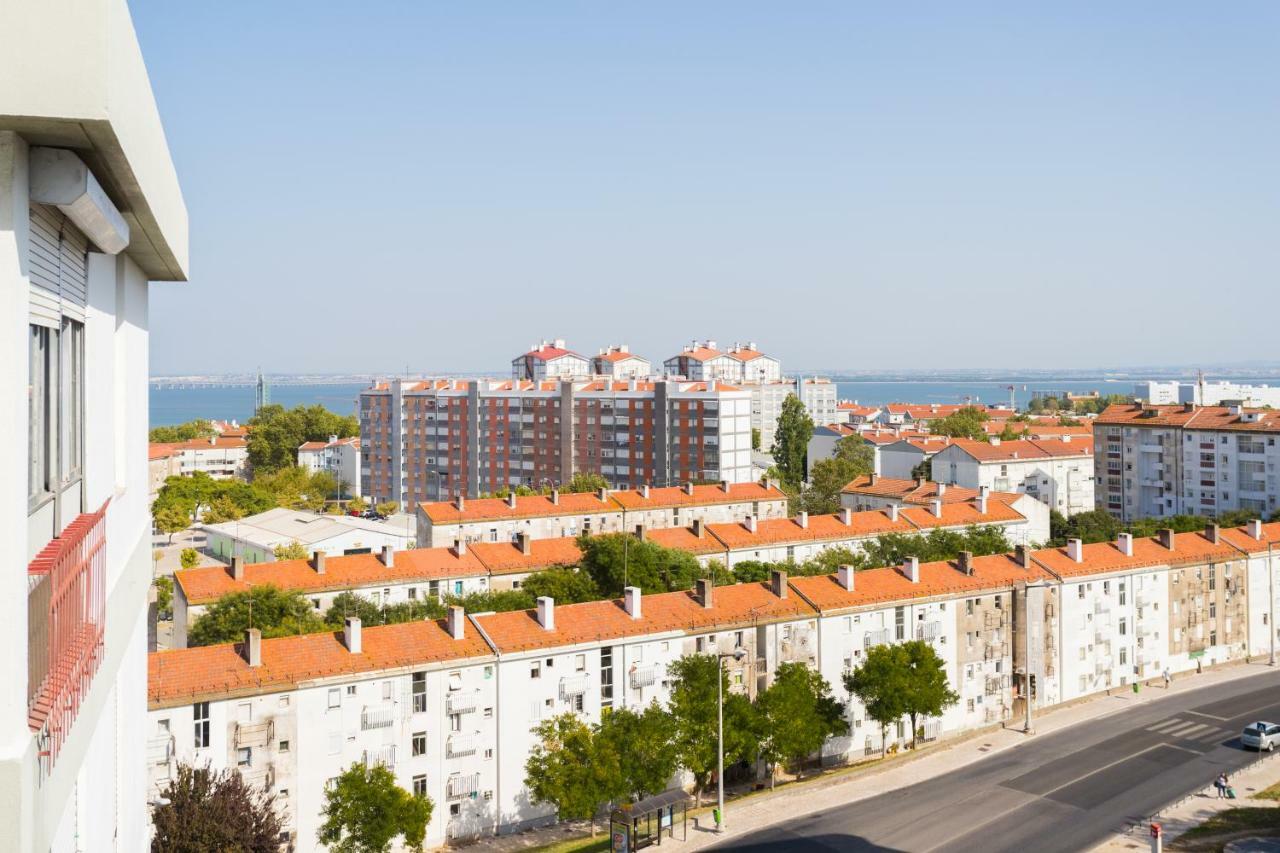 Lisbon Airport Suites Exterior photo